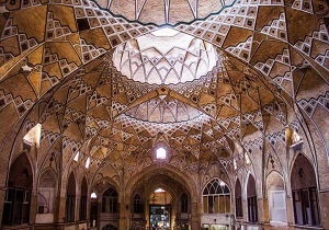 بازدید بیش از۴۱هزار تن از اماکن تاریخی قم /توزیع ۱۰۰ قلم کالای فرهنگی به مسافران نوروزی