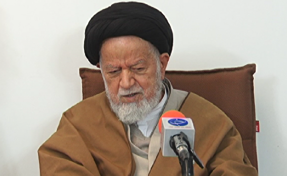 غافلگیری خودروی سواری ال ۹۰  در جنوب سمنان/راننده خودرو درگذشت/بازگشایی محور دامغان_جندق