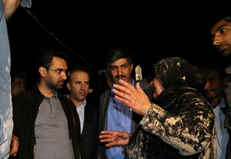 حضور وزیر اطلاعات در مناطق سیل زده شیراز