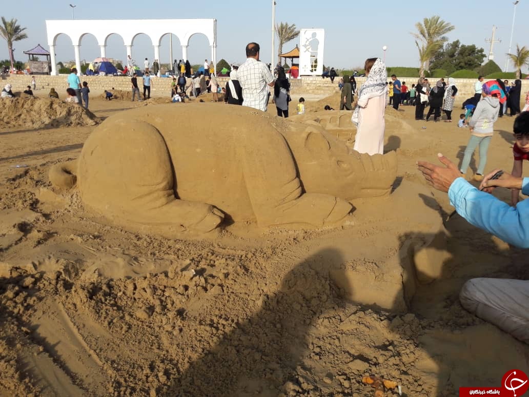 جشنواره مجسمه&zwnj;های شنی در ساحل گناوه+عکس