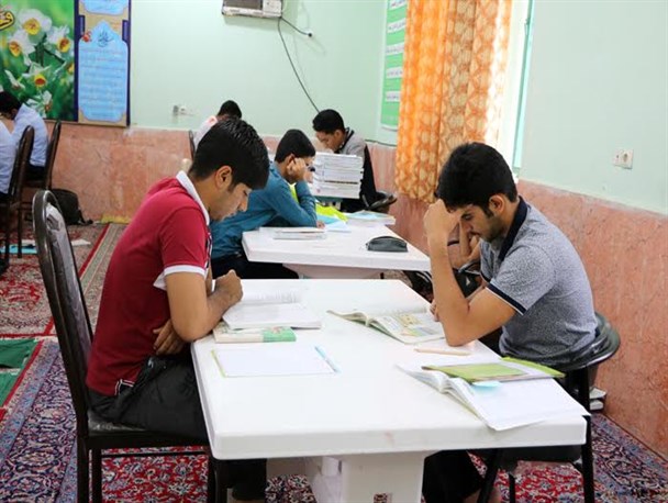 اعتکاف علمی در ۲۰ مدرسه همدان