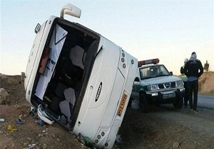 جزئیات تصادف یک دستگاه اتوبوس با دو دستگاه سواری در محور قم-تهران
