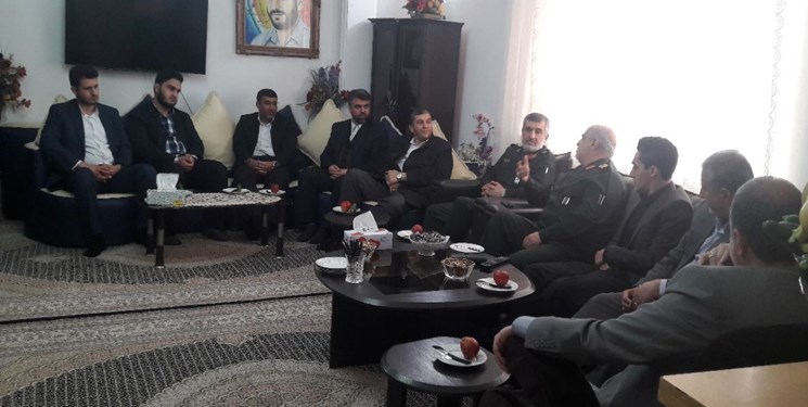 دیدار سردار حاجی&zwnj;زاده با خانواده سردار شهید حسین املاکی