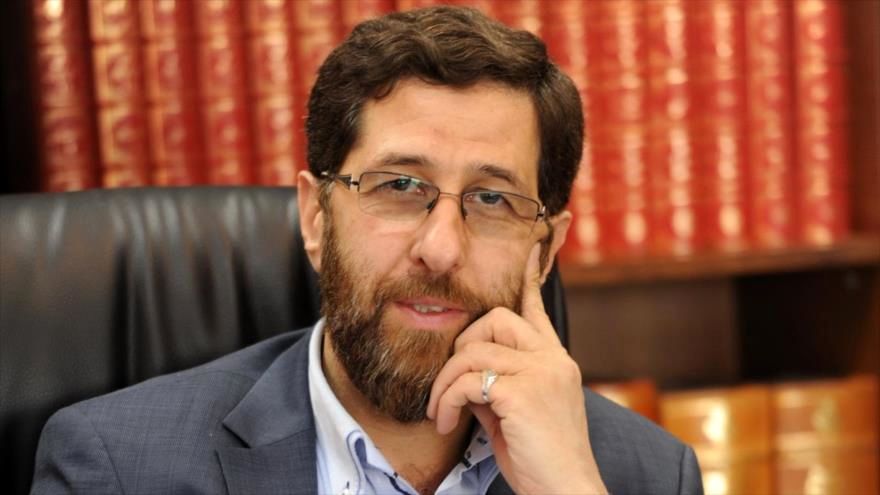 همه برنامه‌های رادیو باید با مفاهیم انقلابی مرتبط باشند
