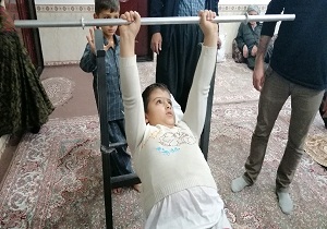 کودک معلول روستایی در سردشت به آرزویش رسید