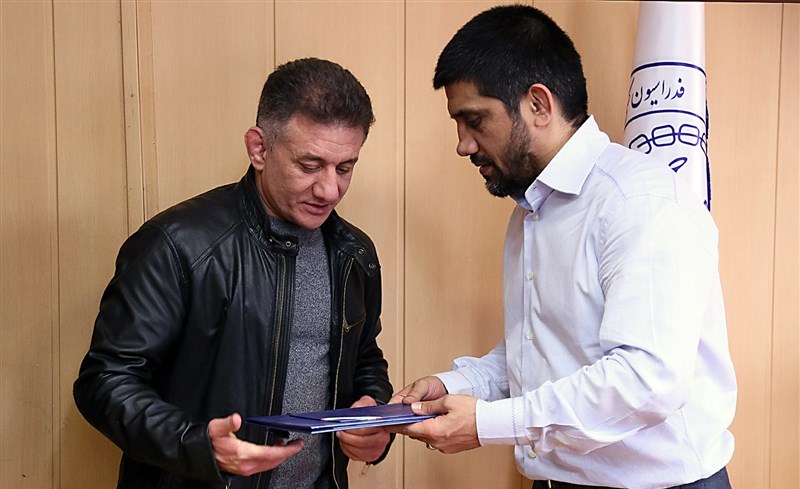 حکم سرمربیگری غلامرضا محمدی اهداء شد+ عکس