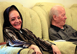 وقتی اکبر عبدی را به جرم تتلو دستگیر می‌کنند + فیلم