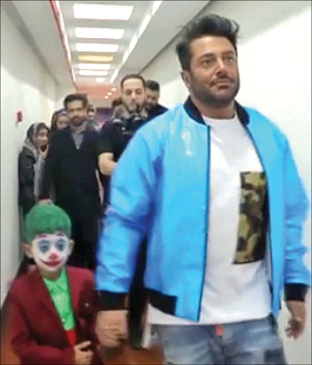 بازار گرمی خواننده ها به سبک جدید؛ &laquo;کچلیک&raquo;؛اسپانسر عجیب کنسرت &laquo;گلزار&raquo;!
