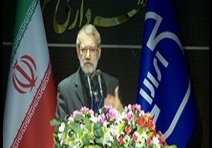هیچ کدام از جریان‌های سیاسی کشور به تنهایی توان حل مشکلات را ندارند