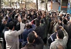 عزاداری مردم خرم‌آباد در پی شهادت سردار قاسم سلیمانی + فیلم