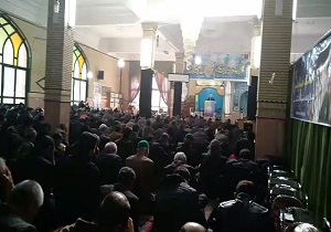 سوگواری نمازگزاران جمعه جغتای در رثای شهید سردار سلیمانی + فیلم