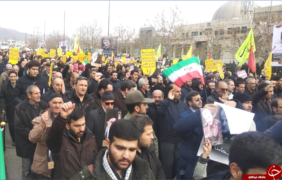 راهپیمایی نمازگزاران زنجانی در محکومیت جنایت تروریستی آمریکا در به شهادت رساندن سردار سلیمانی + تصاویر