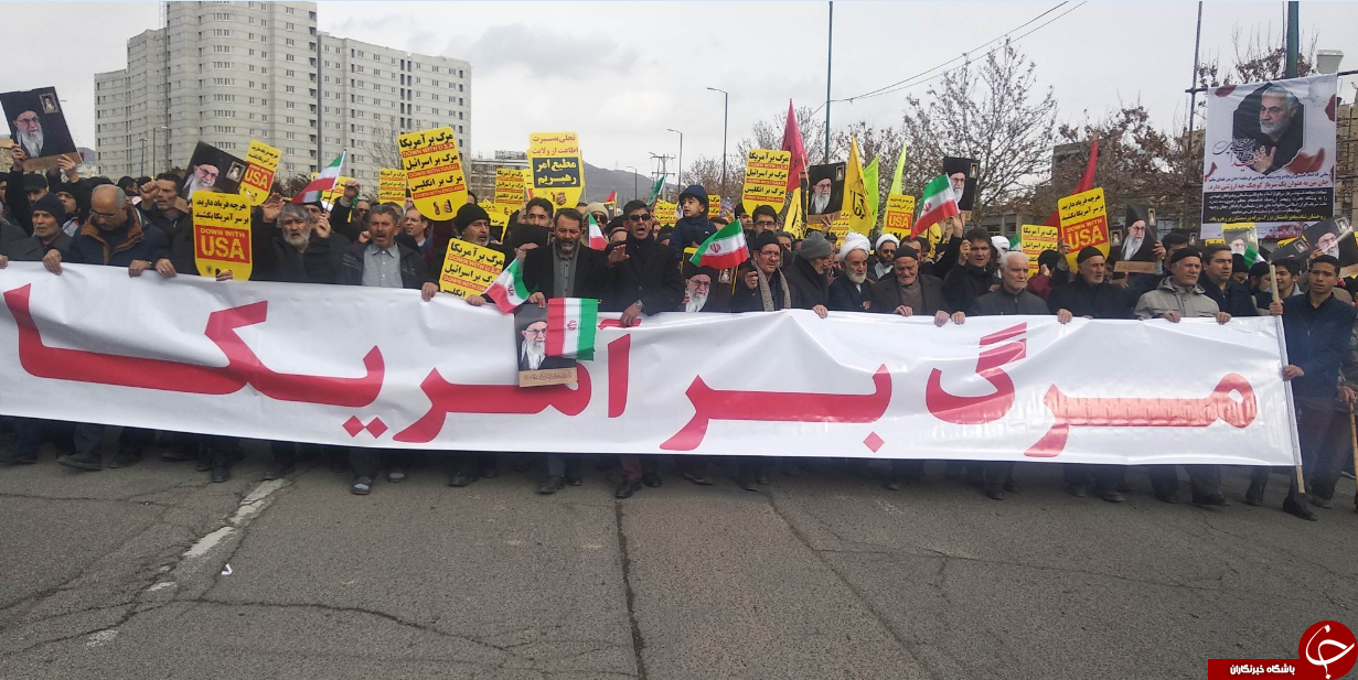 راهپیمایی نمازگزاران زنجانی در محکومیت جنایت تروریستی آمریکا در به شهادت رساندن سردار سلیمانی + تصاویر