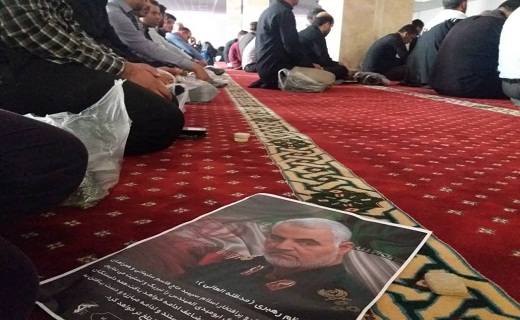 راهپیمایی انزجار از استکبار در مسجد جامع شهر بندرعباس