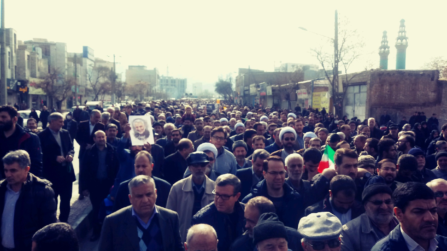 تاکید مردم استان مرکزی بر ادامه راه سردار سلیمانی