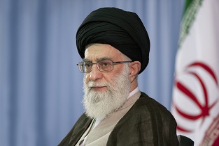 تصویر منتشر شده از رهبری و فرزند شهید قاسم سلیمانی