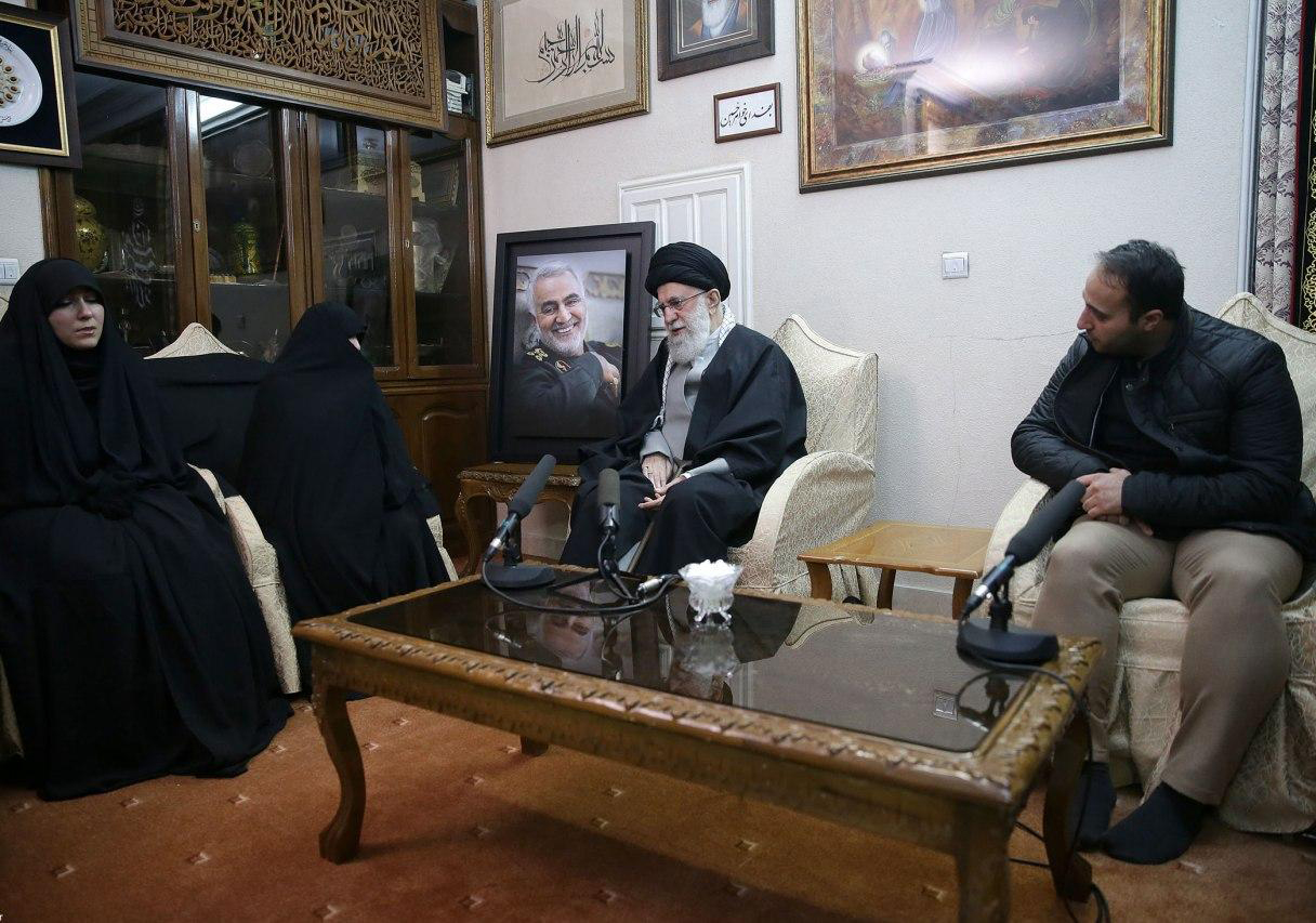 سخنان رهبر انقلاب در منزل شهید سردار قاسم سلیمانی + فیلم
