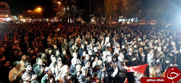 تجمع مردم و مسئولان لارستان در پی شهادت سردار سلیمانی