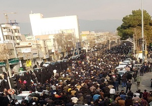 خروش انقلابی مردم کرج در محکومیت شهادت سردار رشید اسلام + فیلم