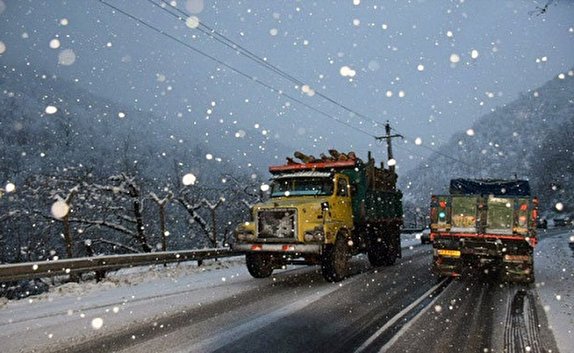 بارش برف در محور&zwnj;های مواصلاتی استان قزوین