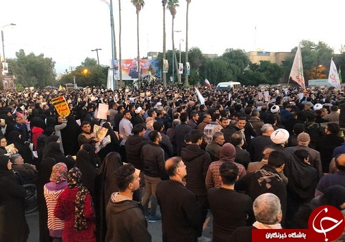 چشمان اشکبار اهوازی&zwnj;ها به راه سردار حاج قاسم