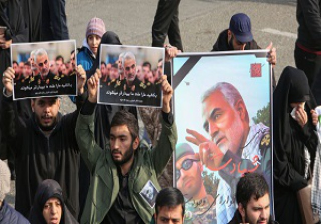 چشم انتظاری مشهدی ها برای ورود پیکر مطهر سردار سلیمانی