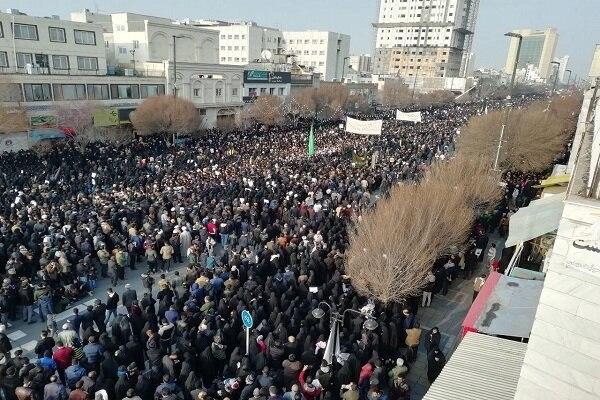مشهدالرضا(ع) با ورود پیکر سردار شهید قاسم سلیمانی و همراهانش معطر شد مشهدالرضا(ع) با ورود پیکر سردار شهید قاسم سلیمانی و همراهانش معطر شد
