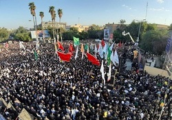 رونمایی از سردیس سردار سلیمانی با حضور دخترش در تالار وحدت + فیلم