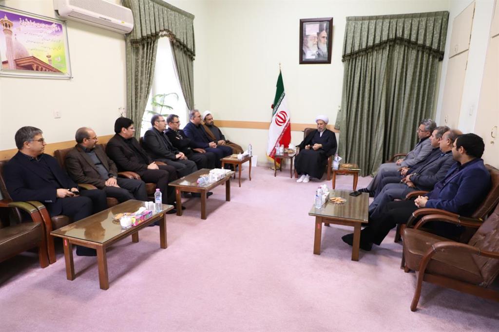 آموزش در جامعه نیازمند بازنگری است آموزش در جامعه نیازمند بازنگری است