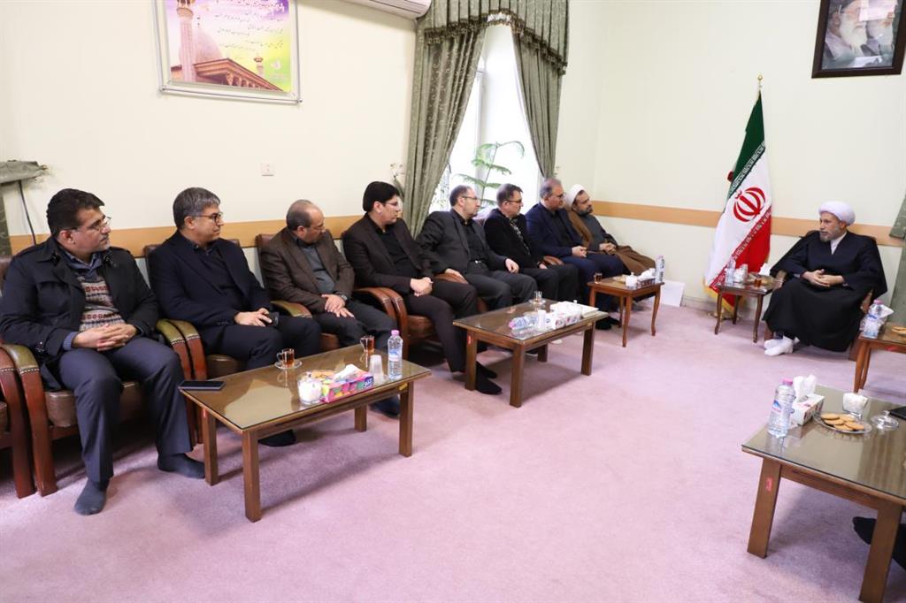 آموزش در جامعه نیازمند بازنگری است