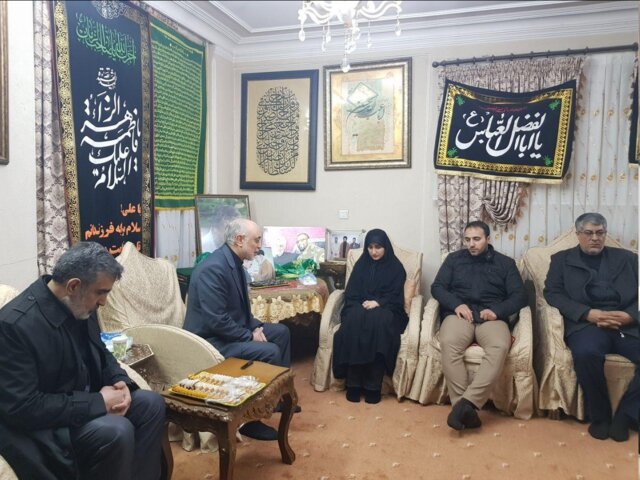 دیدار صالحی با خانواده شهید سپهبد حاج قاسم سلیمانی
