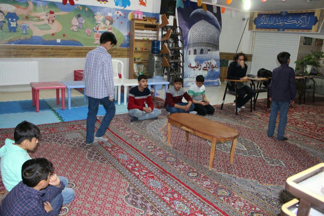 پیراهن مشکی در موسسه بینات زنجان پیراهن مشکی در موسسه بینات زنجان