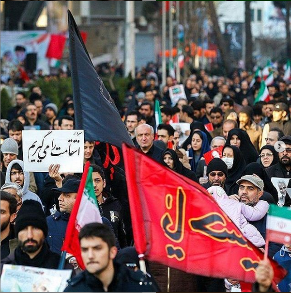 دست نوشته&zwnj;های زیبا در مراسم تشییع پیکر سپهبد شهید سلیمانی