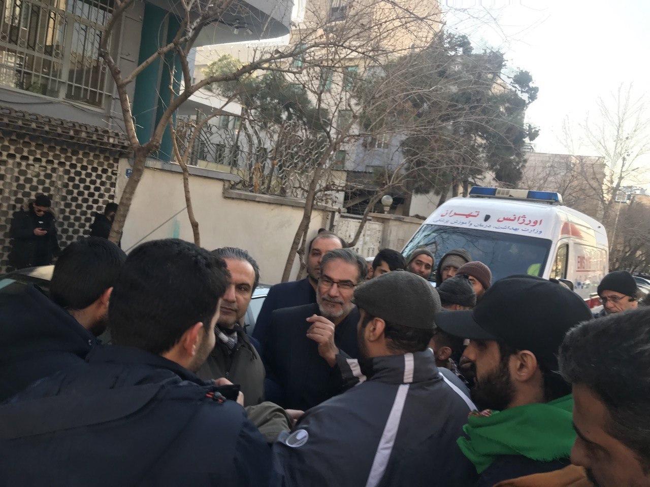 حضور چهرهها در مراسم تشییع پیکر سپهبد شهید قاسم سلیمانی حضور چهرهها در مراسم تشییع پیکر سپهبد شهید قاسم سلیمانی