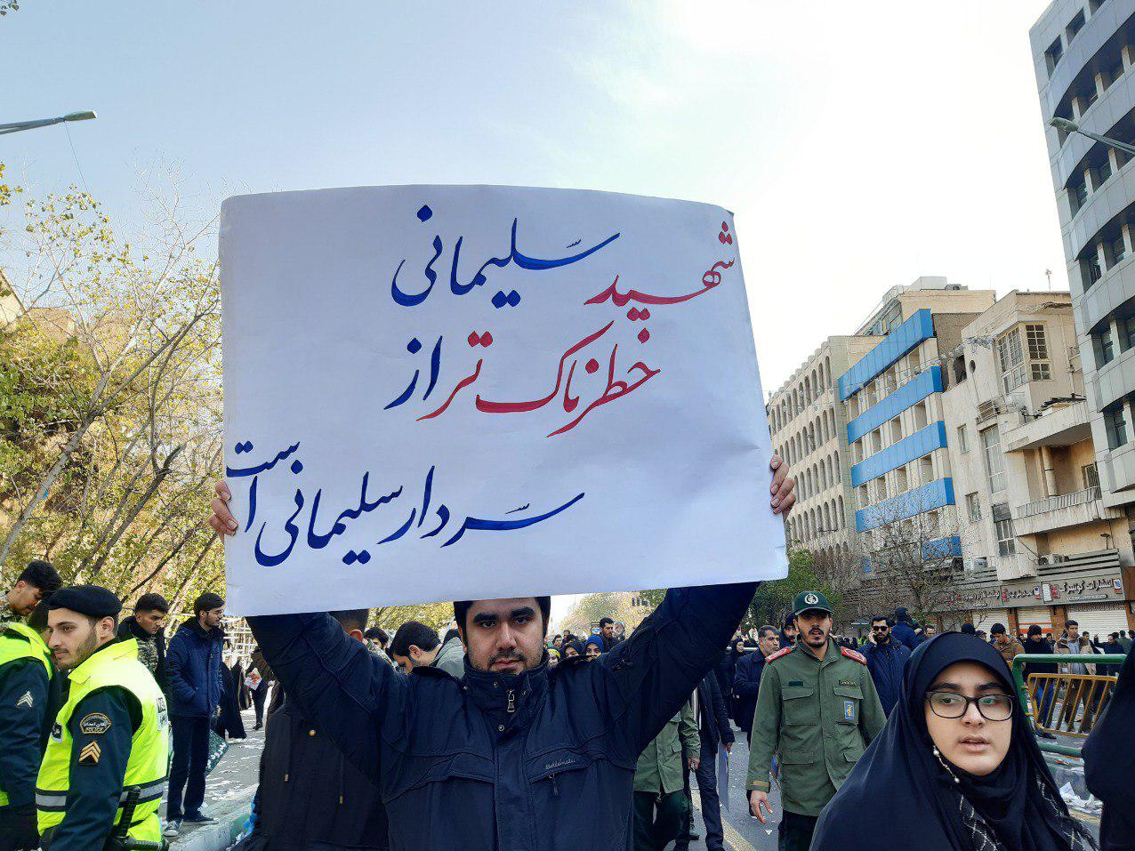 سردار ملت به آغوش ملت بازگشت/ یکی برای همه، همه برای یکی سردار ملت به آغوش ملت بازگشت/ یکی برای همه، همه برای یکی