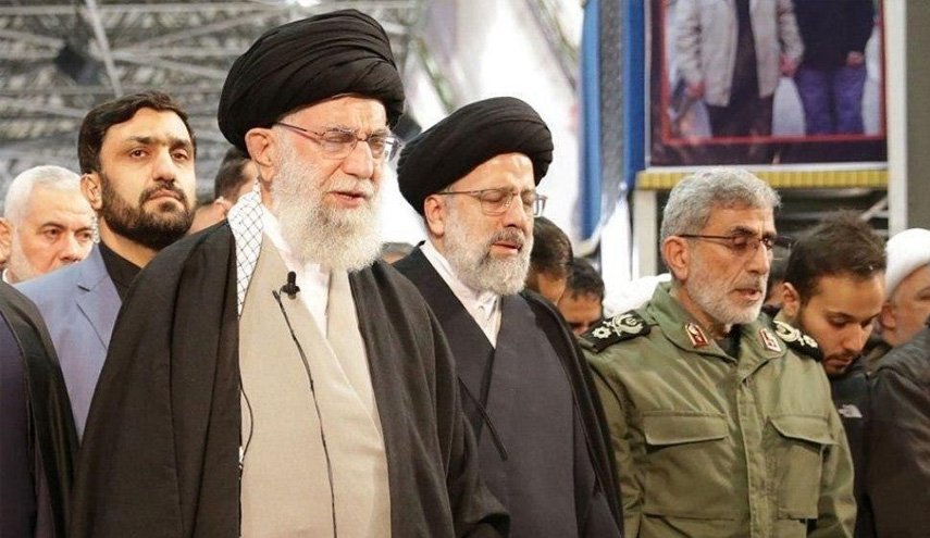 عبارتی که رهبر انقلاب در نماز بر پیکر سردار سلیمانی سه بار تکرار کردند + ترجمه عبارتی که رهبر انقلاب در نماز بر پیکر سردار سلیمانی سه بار تکرار کردند + ترجمه