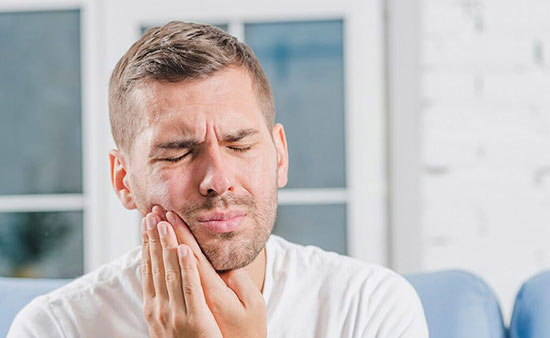با درد عصبی فک چه کنیم؟