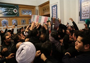 آیت الله علوی گرگانی به همراه دیگر مراجع و علما در مراسم وداع شهدای مقاومت در قم حضور یافت