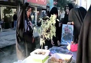 برپایی ایستگاه صلواتی به مناسبت شهادت سردار سپهبد قاسم سلیمانی + فیلم