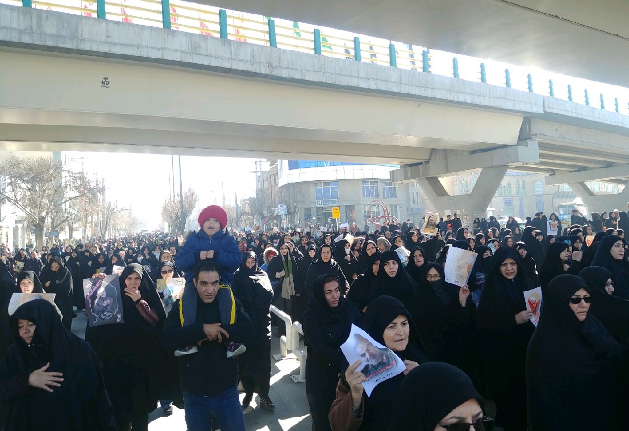 گرامیداشت سردار سلیمانی در مراسم تشییع پیکر جانباز شهید داودآبادی  در اراک