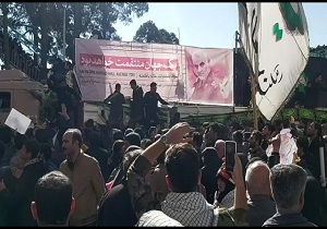 تشییع پیکر شهید سردار سلیمانی در میان خیل عظیم مردم کرمان + فیلم