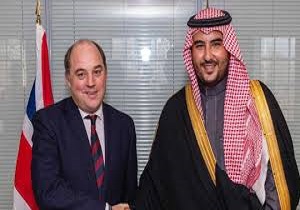 دیدار خالد‌بن‌سلمان و وزیر دفاع انگلیس