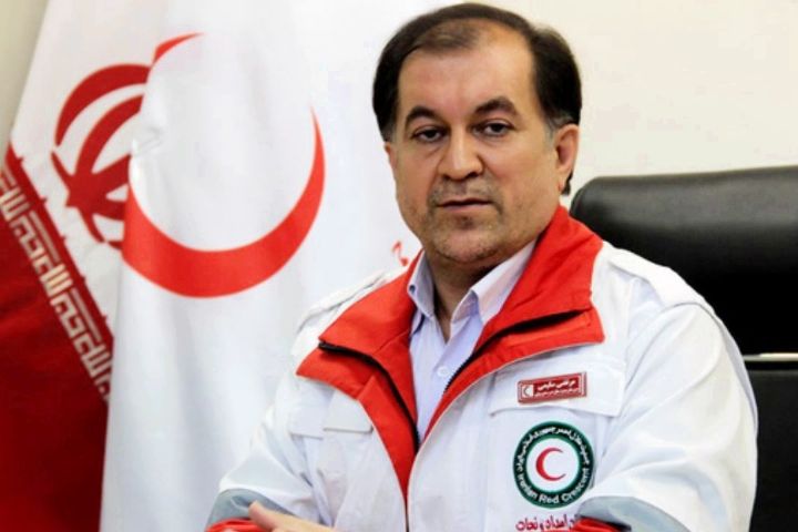 انتقال تجهیزات امدادی به محل سقوط هواپیما توسط ۲ فروند بالگرد