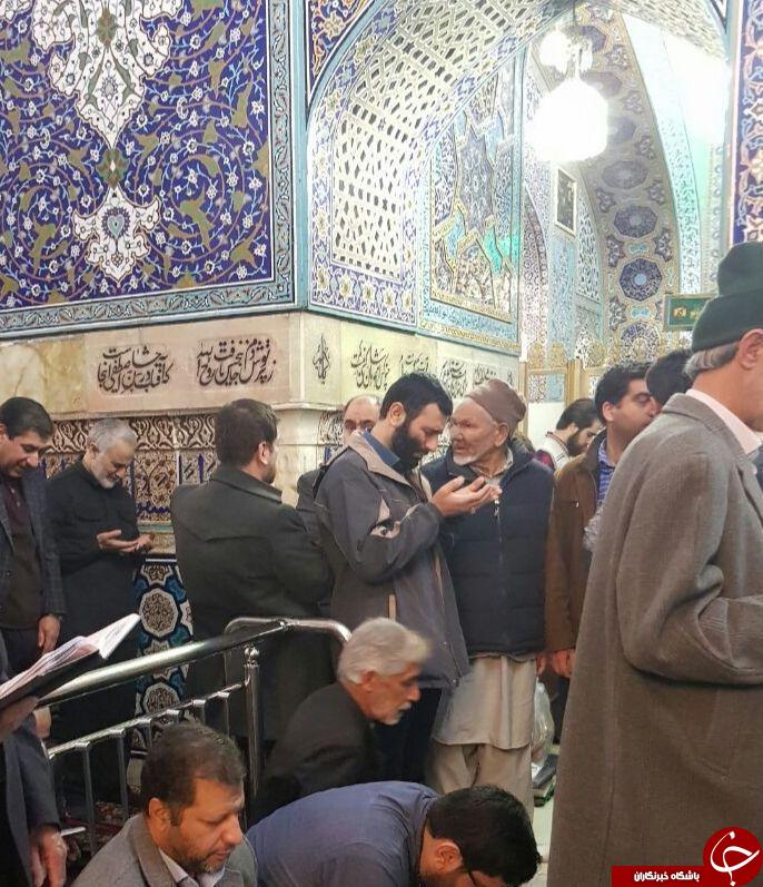 تصویری دیده نشده از سردار شهید حاج قاسم سلیمانی در حرم مطهر امام رضا (ع) تصویری دیده نشده از سردار شهید حاج قاسم سلیمانی در حرم مطهر امام رضا (ع)