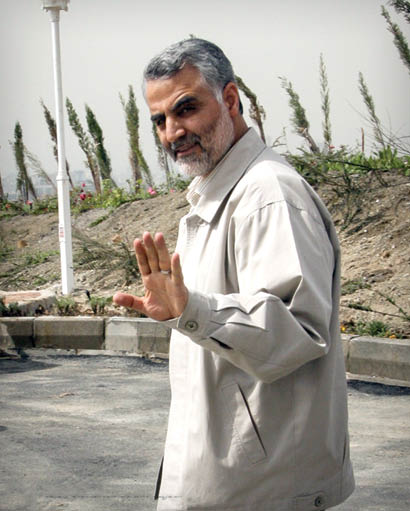 گفتگو با عکاسی که ۱۵ سال همراه حاج&zwnj;قاسم سلیمانی بود؛ افتخارم ثبت نگاه نافذ و خنده از ته دل سردار است