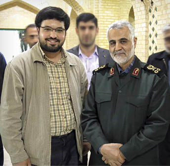 گفتگو با عکاسی که ۱۵ سال همراه حاج&zwnj;قاسم سلیمانی بود؛ افتخارم ثبت نگاه نافذ و خنده از ته دل سردار است