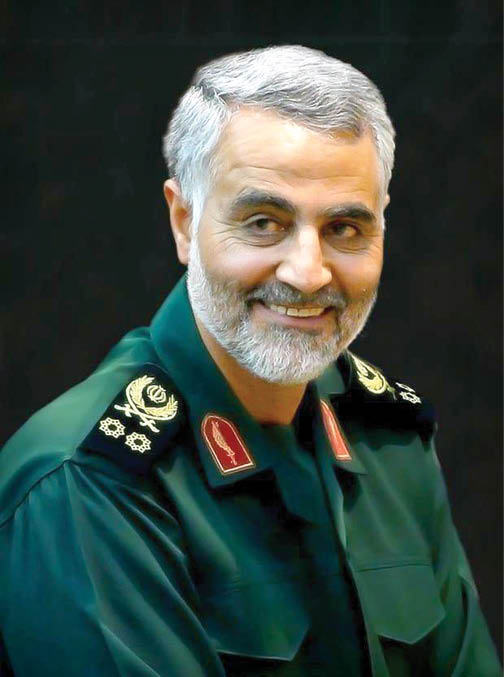 گفتگو با عکاسی که ۱۵ سال همراه حاج&zwnj;قاسم سلیمانی بود؛ افتخارم ثبت نگاه نافذ و خنده از ته دل سردار است