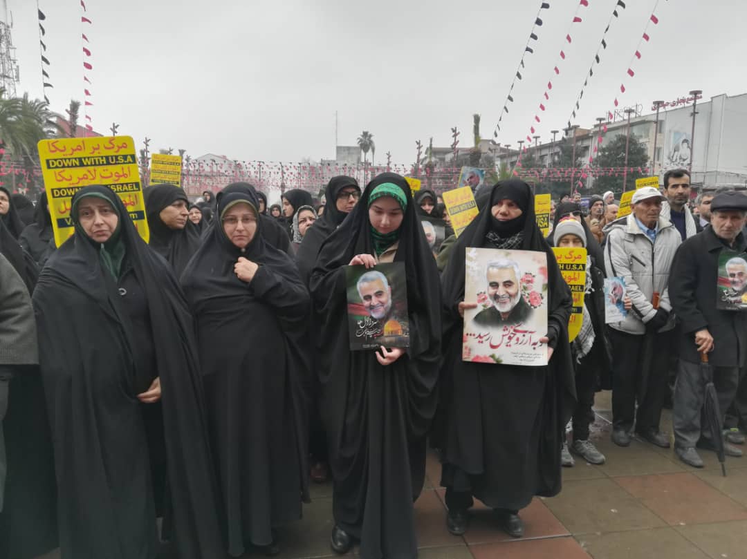 اجتماع بزرگ سلیمانی&zwnj;ها با شعار صف به صف قاسم ها، پی خون خواهی تو، آغاز شد