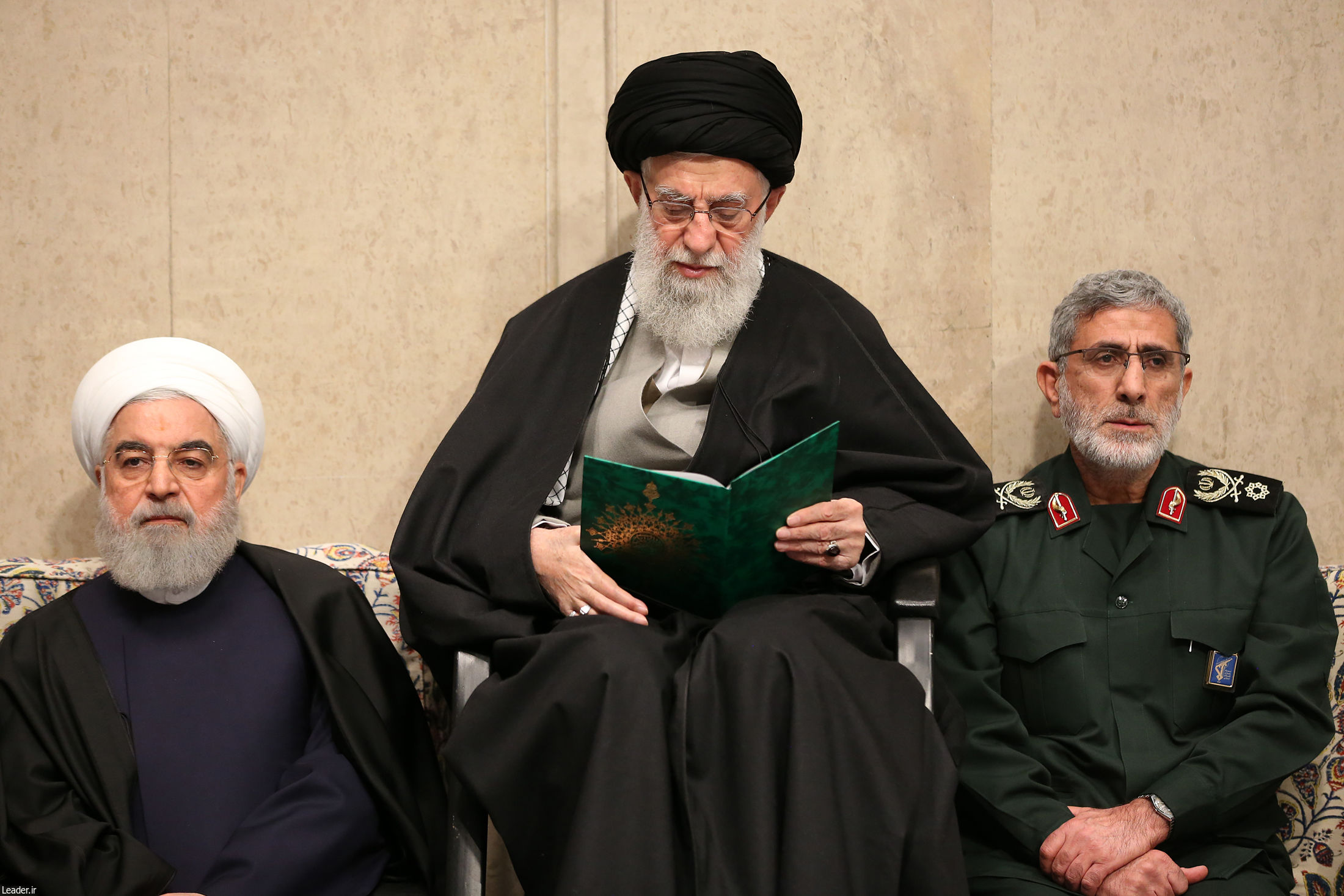 رهبر انقلاب و قاآنی