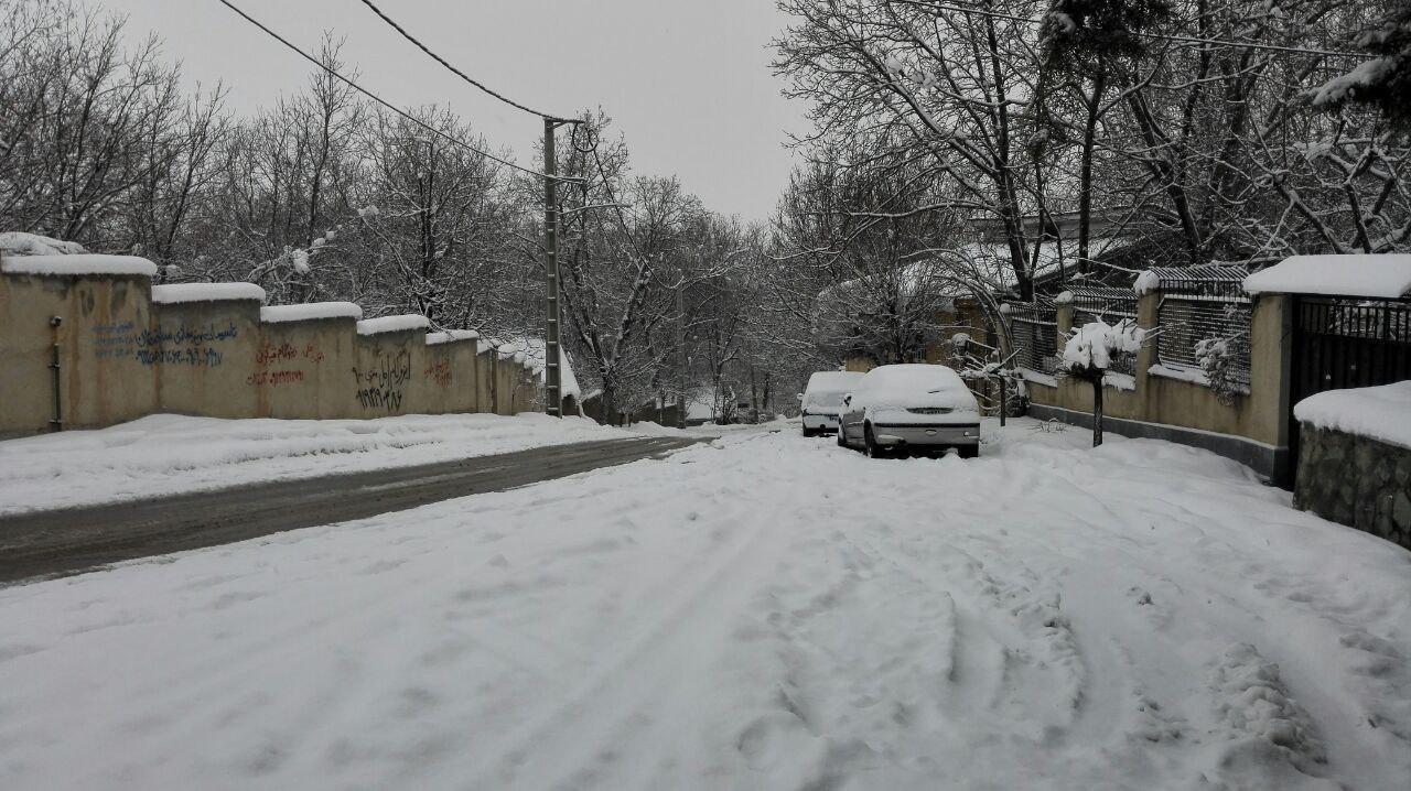 بسته شدن راه ارتباطی ۹ روستای عجب شیر